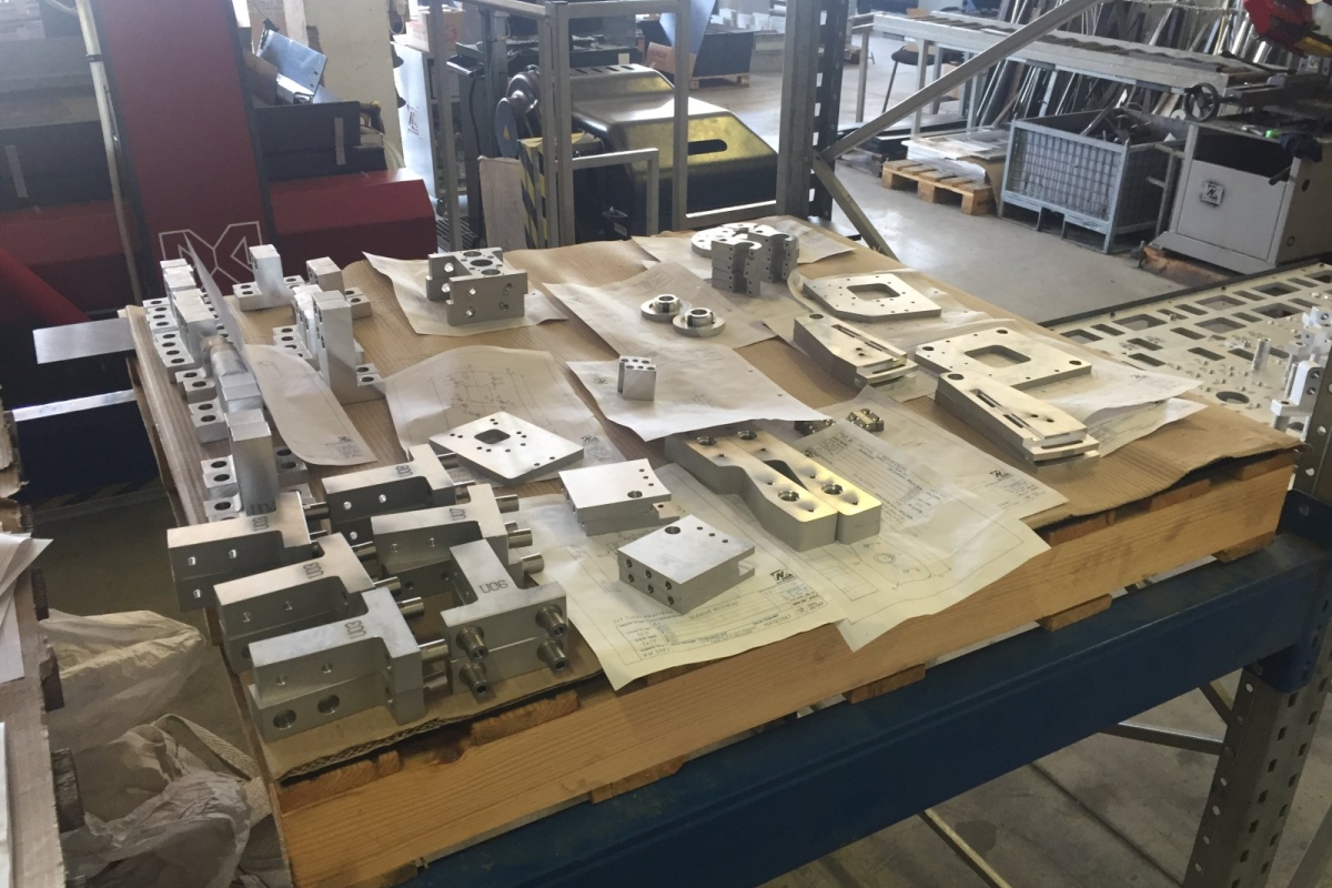 Készülék és sablongyártás-forgácsolás